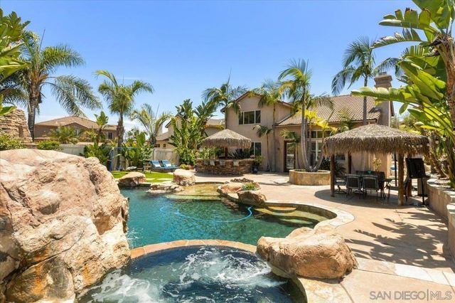 218 Falcon Pl, San Marcos, CA 92069