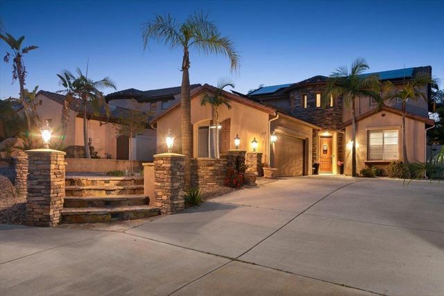 218 Falcon Pl, San Marcos, CA 92069