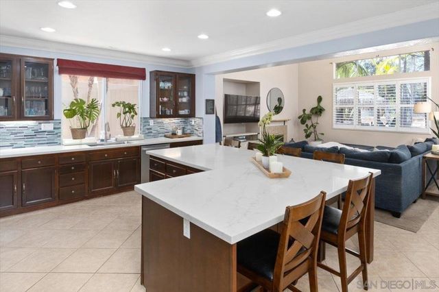 218 Falcon Pl, San Marcos, CA 92069