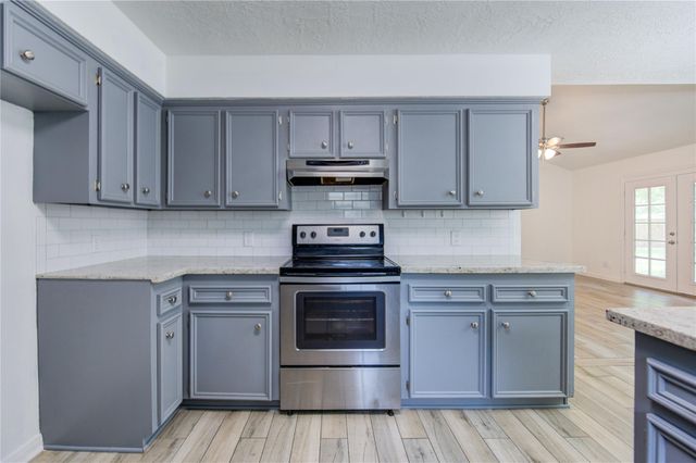 3224 Teakwood Circle, Dickinson, TX 77539