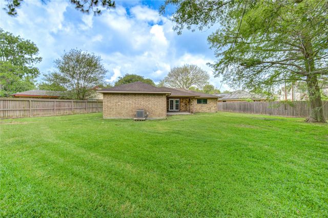 3224 Teakwood Circle, Dickinson, TX 77539
