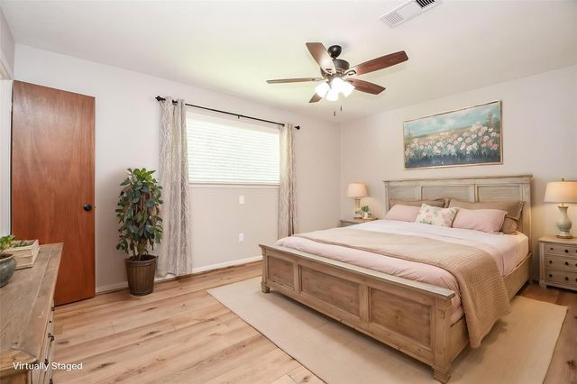 2303 Willow Boulevard, Pearland, TX 77581