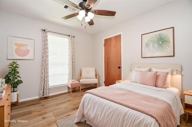 2303 Willow Boulevard, Pearland, TX 77581