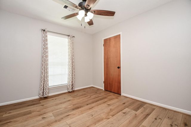 2303 Willow Boulevard, Pearland, TX 77581