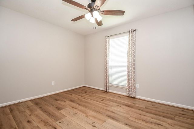 2303 Willow Boulevard, Pearland, TX 77581
