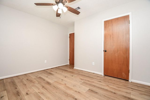 2303 Willow Boulevard, Pearland, TX 77581