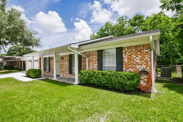 2303 Willow Boulevard, Pearland, TX 77581