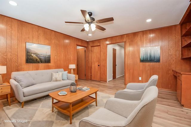 2303 Willow Boulevard, Pearland, TX 77581