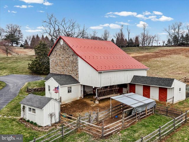 2563 VERONICA DR, Chester Springs, PA 19425