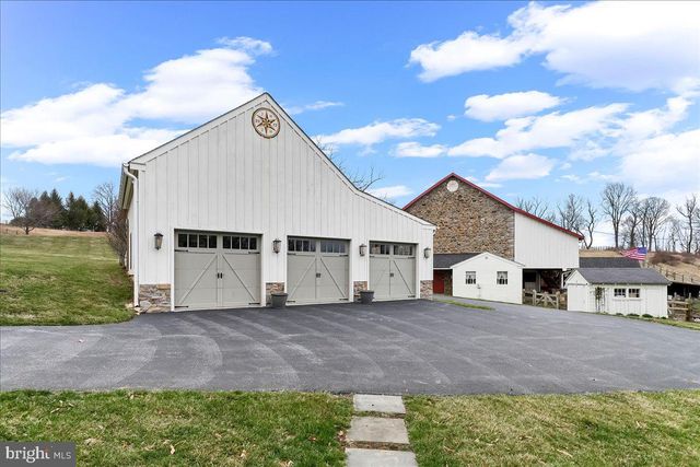 2563 VERONICA DR, Chester Springs, PA 19425