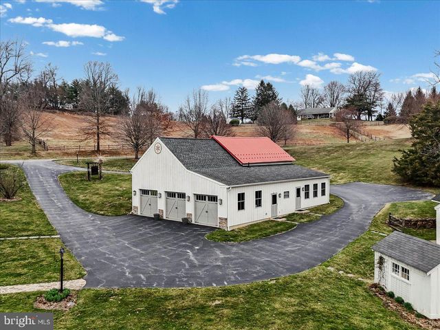 2563 VERONICA DR, Chester Springs, PA 19425