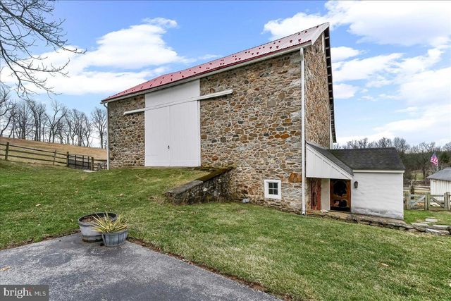 2563 VERONICA DR, Chester Springs, PA 19425