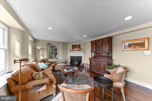 2563 VERONICA DR, Chester Springs, PA 19425