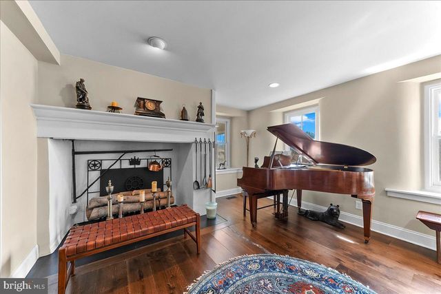 2563 VERONICA DR, Chester Springs, PA 19425