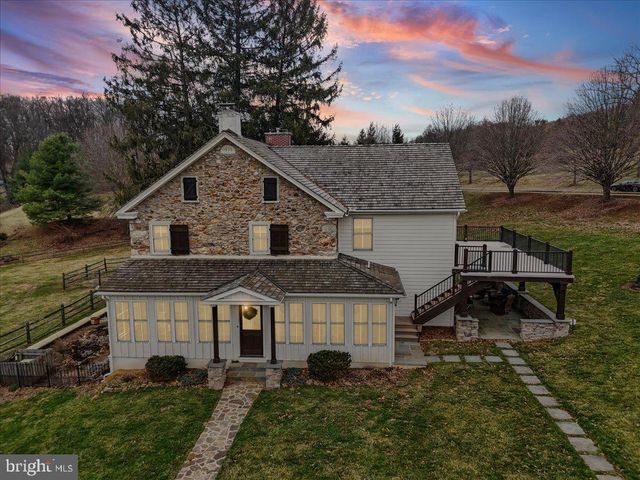 2563 VERONICA DR, Chester Springs, PA 19425