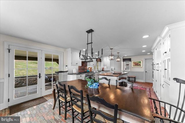 2563 VERONICA DR, Chester Springs, PA 19425