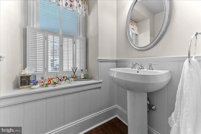 2563 VERONICA DR, Chester Springs, PA 19425