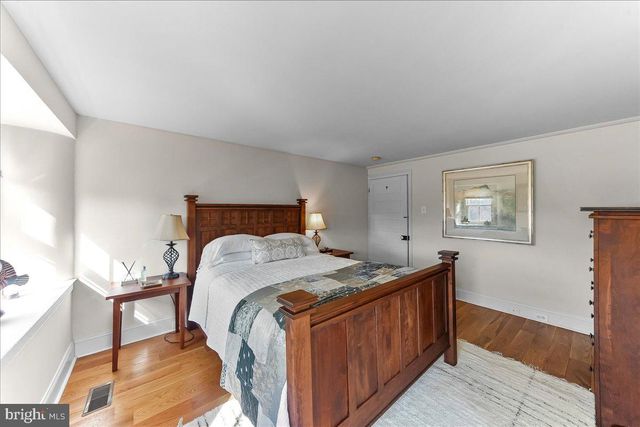 2563 VERONICA DR, Chester Springs, PA 19425