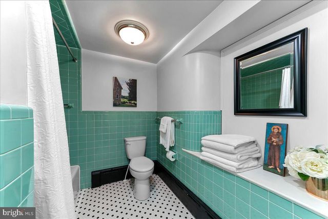 2563 VERONICA DR, Chester Springs, PA 19425