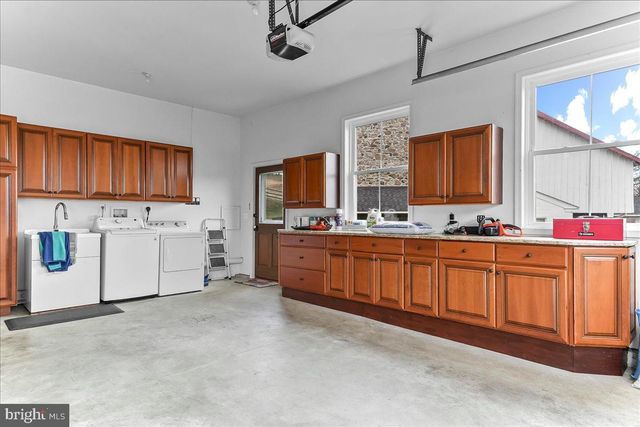 2563 VERONICA DR, Chester Springs, PA 19425