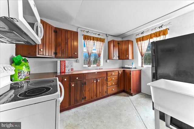 2563 VERONICA DR, Chester Springs, PA 19425