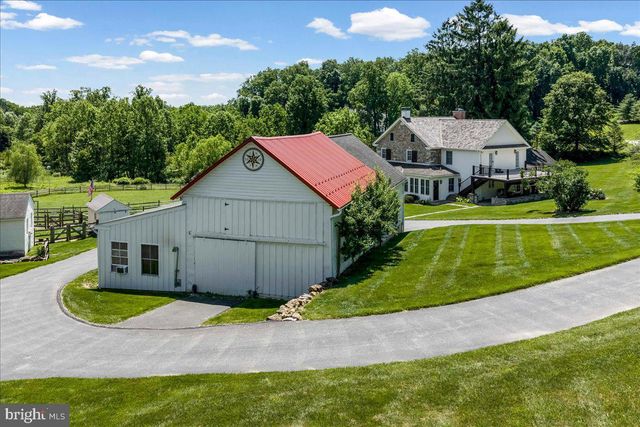 2563 VERONICA DR, Chester Springs, PA 19425