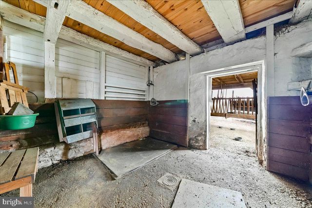 2563 VERONICA DR, Chester Springs, PA 19425