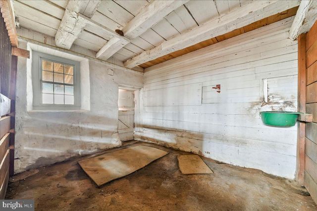 2563 VERONICA DR, Chester Springs, PA 19425