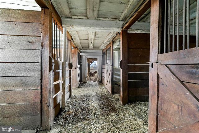 2563 VERONICA DR, Chester Springs, PA 19425