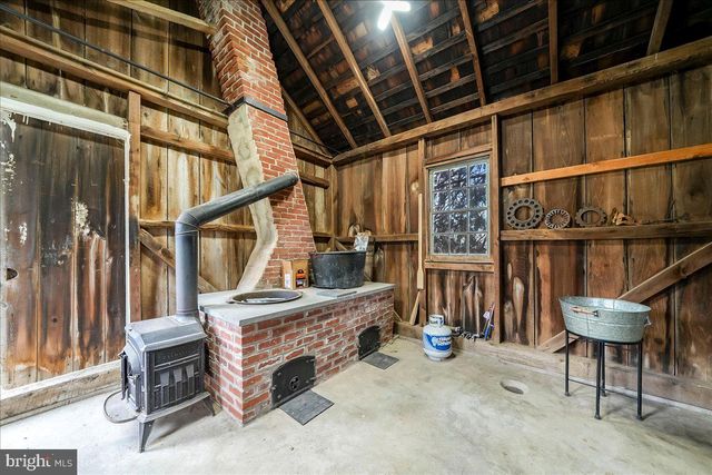 2563 VERONICA DR, Chester Springs, PA 19425