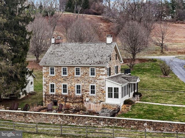 2563 VERONICA DR, Chester Springs, PA 19425