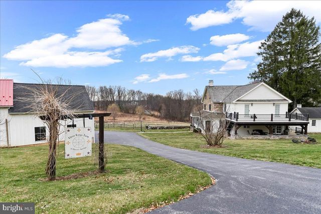 2563 VERONICA DR, Chester Springs, PA 19425