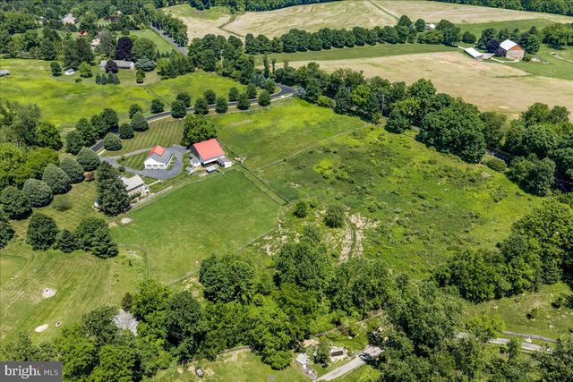 2563 VERONICA DR, Chester Springs, PA 19425