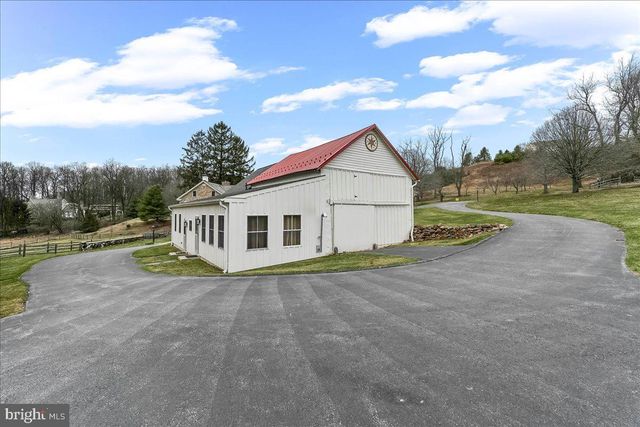 2563 VERONICA DR, Chester Springs, PA 19425