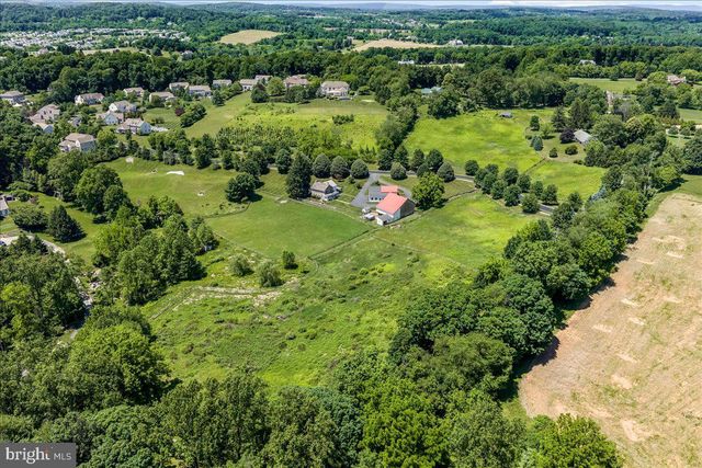 2563 VERONICA DR, Chester Springs, PA 19425