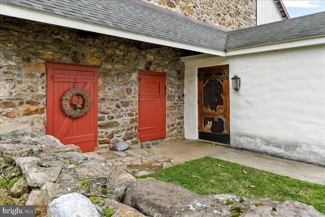 2563 VERONICA DR, Chester Springs, PA 19425