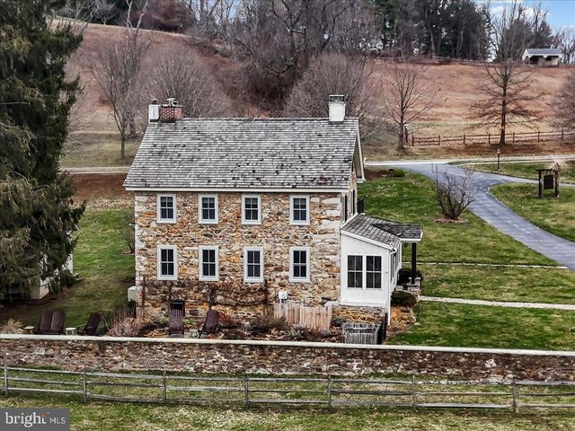 2563 VERONICA DR, Chester Springs, PA 19425