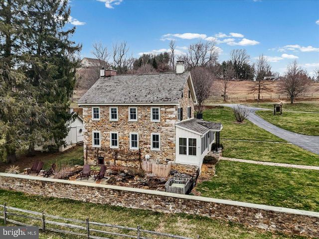 2563 VERONICA DR, Chester Springs, PA 19425