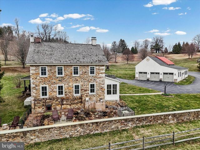 2563 VERONICA DR, Chester Springs, PA 19425