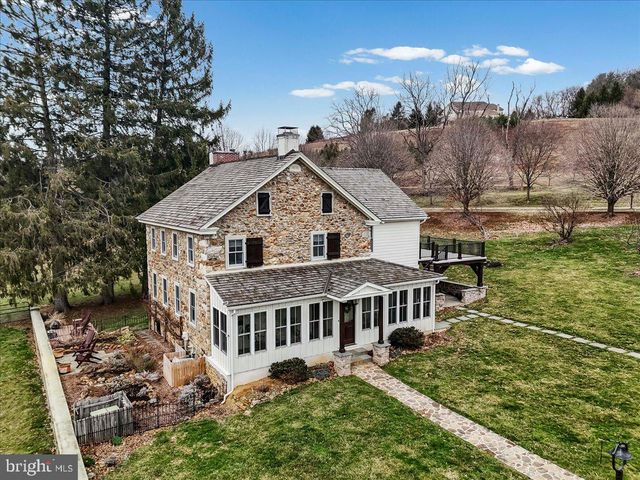 2563 VERONICA DR, Chester Springs, PA 19425