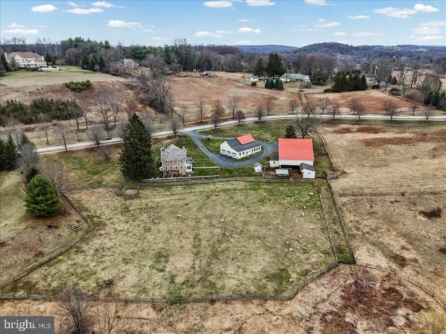 2563 VERONICA DR, Chester Springs, PA 19425