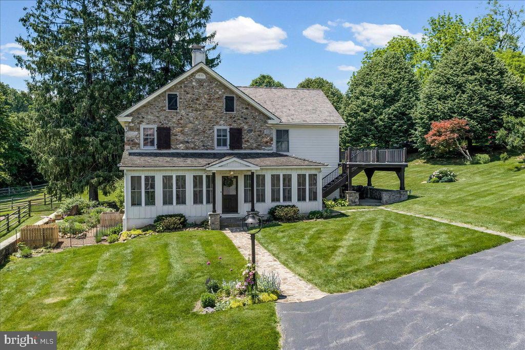 2563 VERONICA DR, Chester Springs, PA 19425