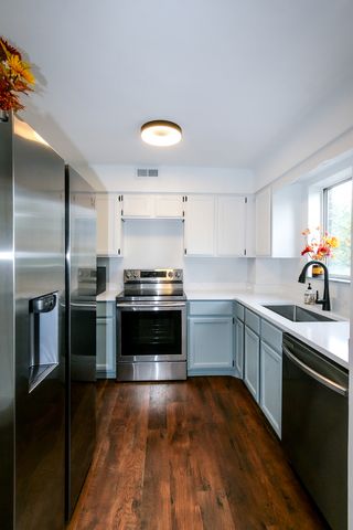 1275 E Baldwin Lane 306, Palatine, IL 60074