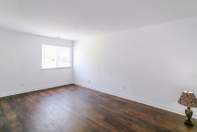 1275 E Baldwin Lane 306, Palatine, IL 60074