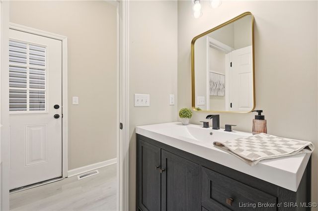 1711 Ekin Avenue, New Albany, IN 47150