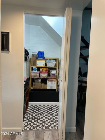 5429 N Black Cyn Highway, Phoenix, AZ 85015