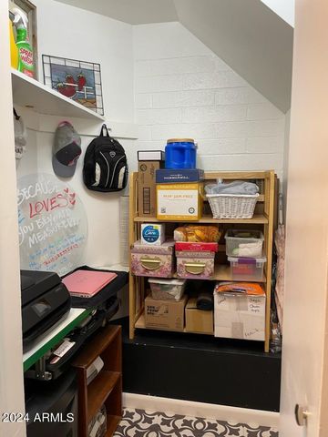 5429 N Black Cyn Highway, Phoenix, AZ 85015