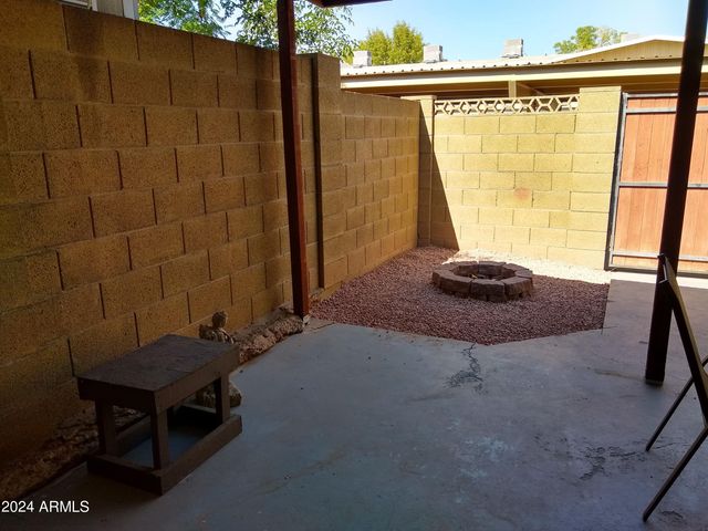 5429 N Black Cyn Highway, Phoenix, AZ 85015