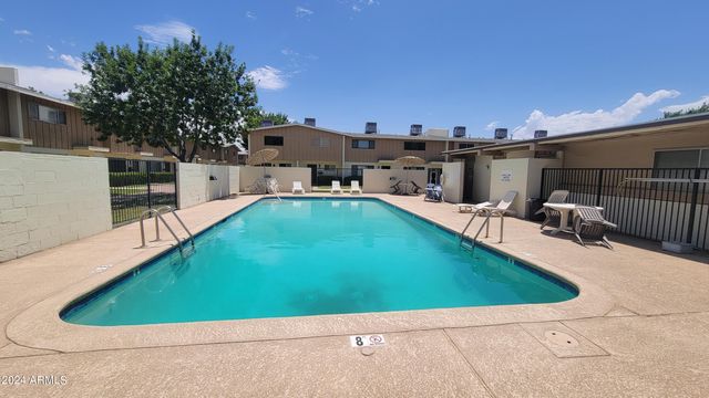 5429 N Black Cyn Highway, Phoenix, AZ 85015