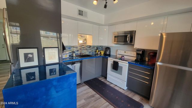 5429 N Black Cyn Highway, Phoenix, AZ 85015